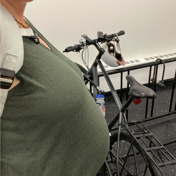 Ingrid & Isabel Olive Maternity Dress - Picture 4 of 4